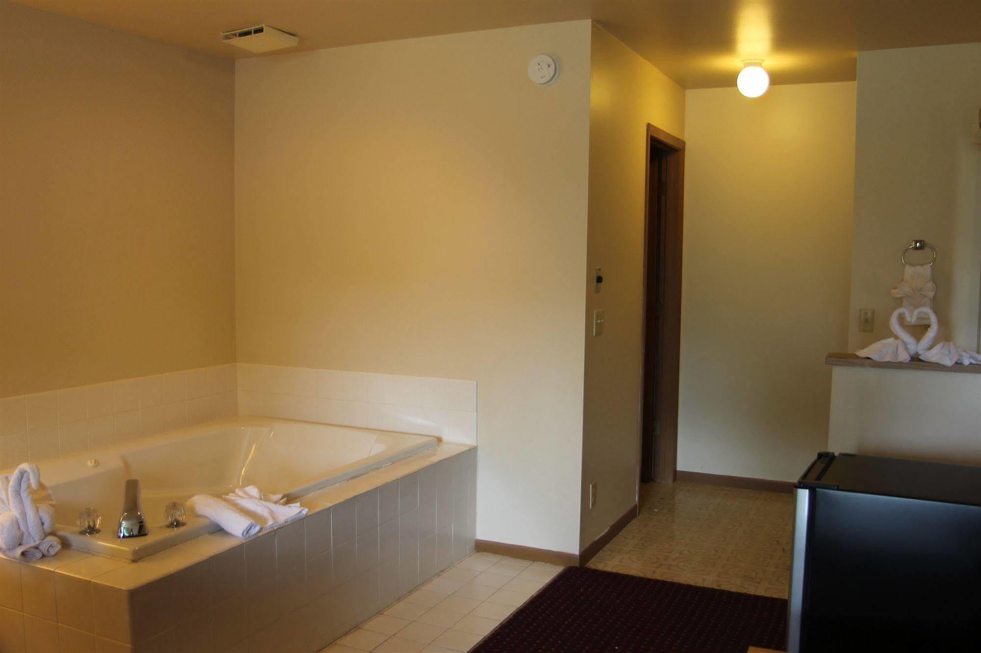 Malibu Inn Lake Delton Dış mekan fotoğraf